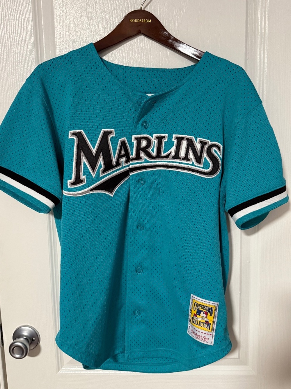 Mitchell & Ness Florida Marlins Andre Dawson #8 BP Jersey Size 40
